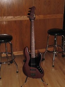 Fender Japan Exclusive Classic 60s Jazz Bass Walnut Made in Japan Bass Guitar
