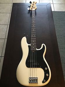Fender American Standard Precision Electric Bass Guitar