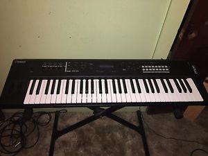 Yamaha MX61 | 61 Key Lightweight USB Audio Synthesizer Black