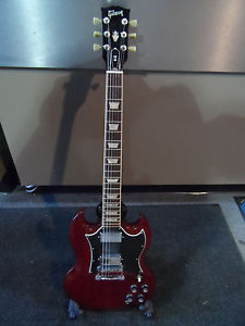 2005 GIBSON SG GREAT LOOKING SOLID WALNUT WOOD BODY MADE IN THE USA