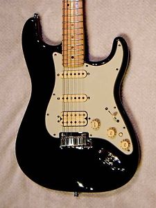 RARE USA Fender AMERICAN DELUXE Stratocaster HSS 2013 with CASE