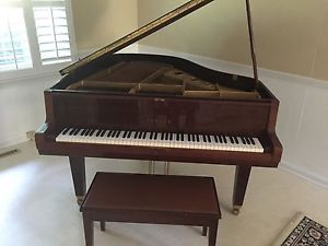 G1 Yamaha Baby Grand Piano