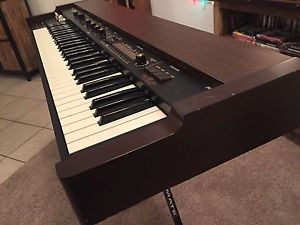 ROLAND VK8 ToneWheel Organ  W/ SKB CASE !!!