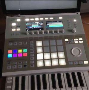 maschine studio + Software + Cords basically New SAME DAY SHIPPING