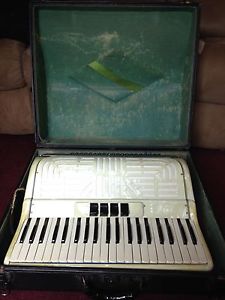 Paolo Soprani 42 Key accordion In Pearl White