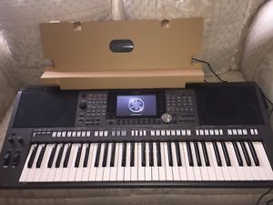 Yamaha PSRS970 61 Key Arranger Workstation LN