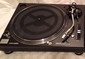 Technics SL-1210 MK5 Turntable