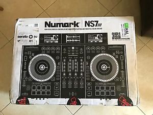 NEW Numark NS7III Four Deck Serato DJ Controller W/3 Color LCD's