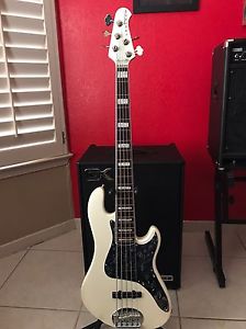 Lakland Darryl Jones 5 string bass