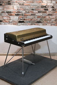 1972 Fender Rhodes Gold Sparkle 'Buz Watson"custom stackable case Fully Restored