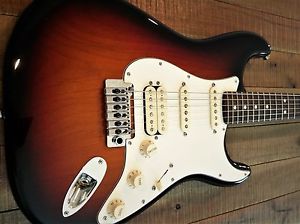 Fender 2015 American Standard Stratocaster HSS - USA - 3 Tone Sunburst