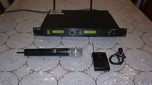 SHURE WIRELESS MICROPHONE U4D-UA DUAL CHANNEL RECIEVER 782-806MHZ