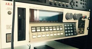 Sampler AKAI S1100 32MB FX Digital I/O AES OUT