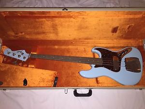 Fender American Vintage 64 1964 Jazz Bass Daphne Blue with Matching Headstock