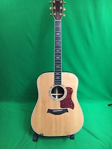 Taylor Dreadnought 810 Acoustic Guitar