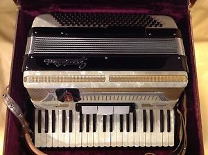 Vintage Frontalini Accordion with Case in Excellent Condition made in Italy.