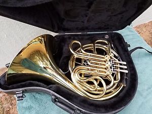 Beautiful Bach Double French Horn w/ Case & 2 Mouthpieces. Model B1102  USA