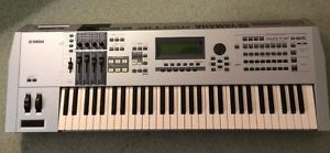Yamaha Motif ES6 61 Key Digital Piano Keyboard Synthesizer Silver