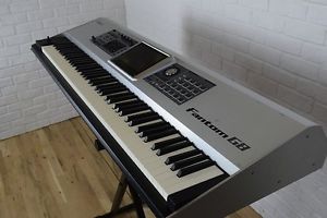 Roland Fantom G8 keyboard synthesizer near MINT cond.-used 88 key piano for sale