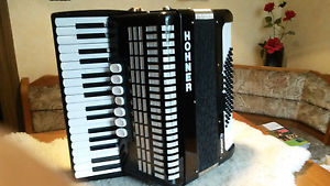 Akkordeon  Hohner  " Student 72 "  T0P