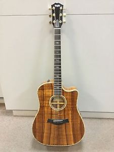 2007 Taylor K20CE excellent condition with original case