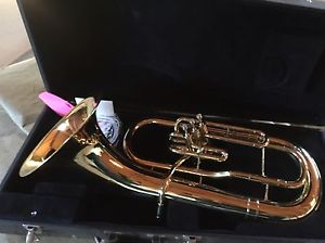 Conn 14I Baritone Horn w/ mouthpiece, cleaning kit and case