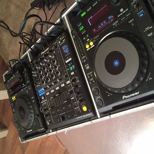 Pioneer CDJ-900 Pair + DJM 900NXS NEXUS + Odyssey Case - Excellent Condition!