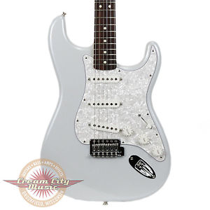 Brand New Fender Special Edition Stratocaster Rosewood in White Opal Demo