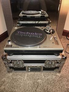 Technics SL-1200 MK5 Turntable, w/ Roadrunner Case and Shure M44-7 Cartridge