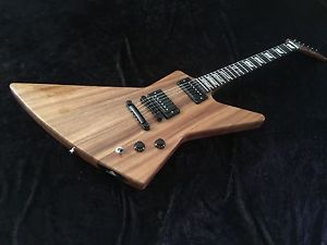 Explorer USA Hand-Crafted Guitar+cs(Some Lacquer-Checked)Blk Diamond