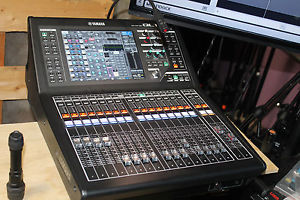 Yamaha QL 1 with road case