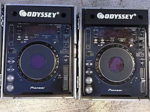 Pioneer CDJ1000mk3 Pair with Cases