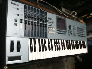 Yamaha Motif XS6 Professional Keyboard Synthesizer Piano 61 Keys Music XS 6