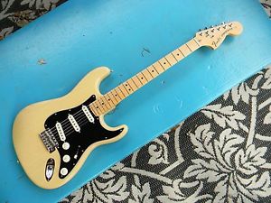 2012 FENDER AMERICAN SPECIAL STRATOCASTER ASH BODY BUTTERSCOTCH FINISH NEAR MINT