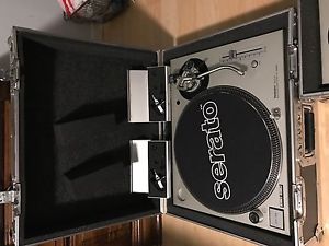 2 Technics sl-1200 Mk5 Great Condition and Flight Cases