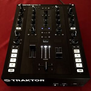 Native Instruments TRAKTOR KONTROL Z2 Mixer w/ Fitted Waterproof Travel Case