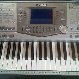 Yamaha PSR-2100 Keyboard With Bag and Adaptor