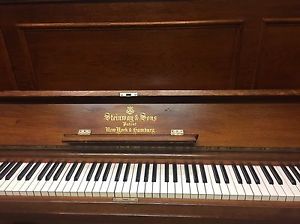 Steinway Upright - *Fully Reconditioned-5 Yr Guarantee*