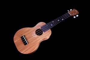 OULCRAFT LONGNECK 'MAHOGANY' SOPRANO UKULELE / Ukulelefriend.com