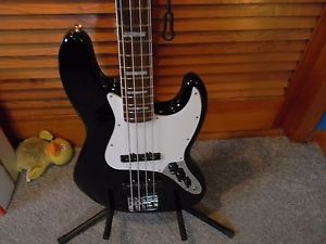 2014 Fender Classic Series 70's Jazz Bass Black 100% Mint/Unplayed !!