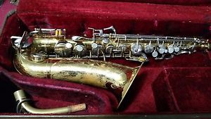 Alto Saxaphone Beuscher 400 1963 with mouth piece and case