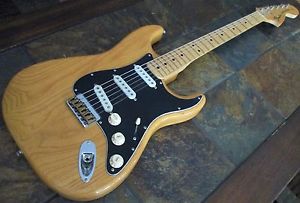 1975 -74 Fender Stratocaster w/OHSC    Natural Finish