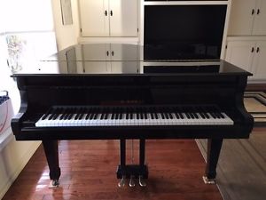 Kawai GS40 ebony grand piano