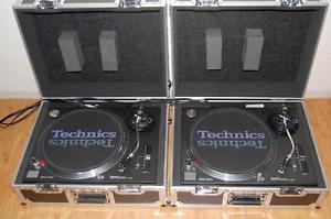 2x Technics 1210 Mk5's W/ Odyssey Cases and Needles EXCELLENT L@@@@@K!!!