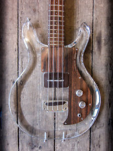 1970 -71 DAN. ARMSTRONG AMPEG LUCITE BASS GUITAR  COLLECTABLE WITH CASE