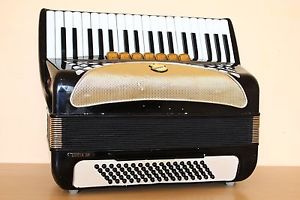 Accordion Hohner Lucia IIP 80 bass LMM Akkordeon Fisarmonica Consona Black+Case