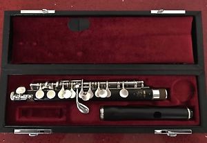YAMAHA YPC-62 GRENADILLA WOOD PICCOLO  - SUPERB CONDITION - RECENTLY SERVICED