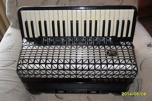 Accordions ,Hohner Atlantc,THE LEGEND ,120 bass Topp!!!Artist italy Red,4-8-8-16