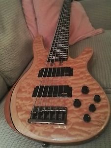 Yamaha TRB 1006J 6 string bass guitar in  pristine condition