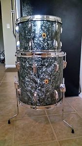 A PAIR OF 1965 LUDWIG BLACK DIAMOND PEARL DOWNBEAT CLASSIC TOMS 12 X 8 AND 14 X
